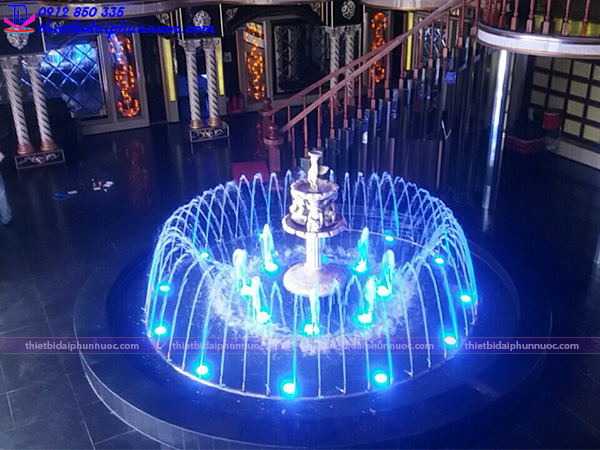 Đài phun nước trong nhà quán 1