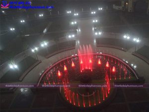 Đài phun nước hình bán nguyệt Đại học Thành Đô 8