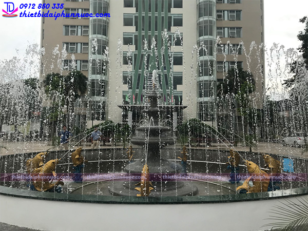 Đài phun nước bể tròn trường Đại học 2