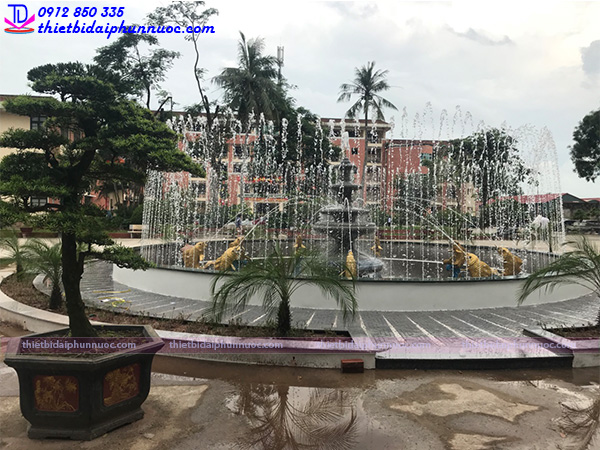 Đài phun nước bể tròn trường Đại học 3