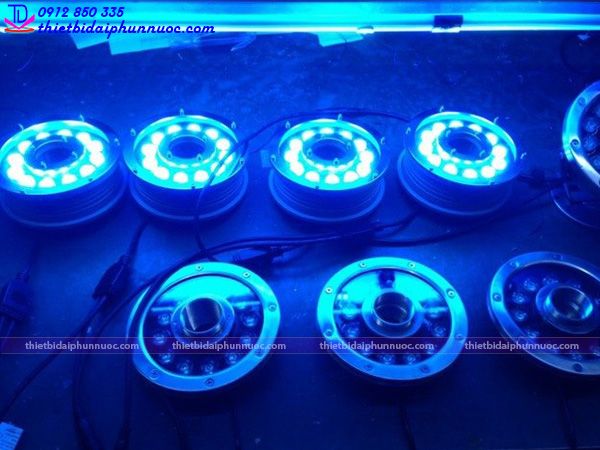 Đèn Led dưới nước dạng bánh xe 36W đổi màu 4