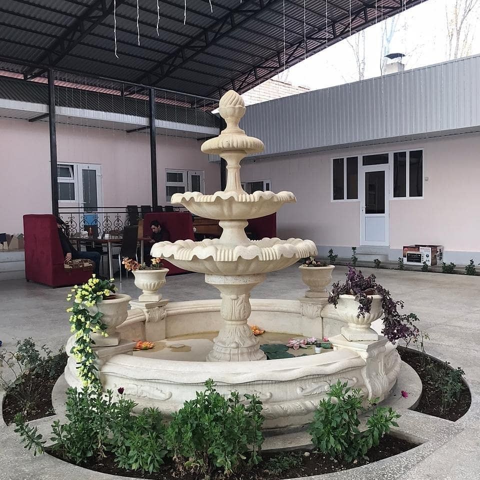 Đài phun nước bằng đá sở hữu rất nhiều ưu điểm tuyệt vời 