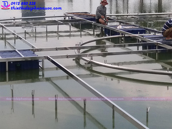 Đài phun nước phao nổi