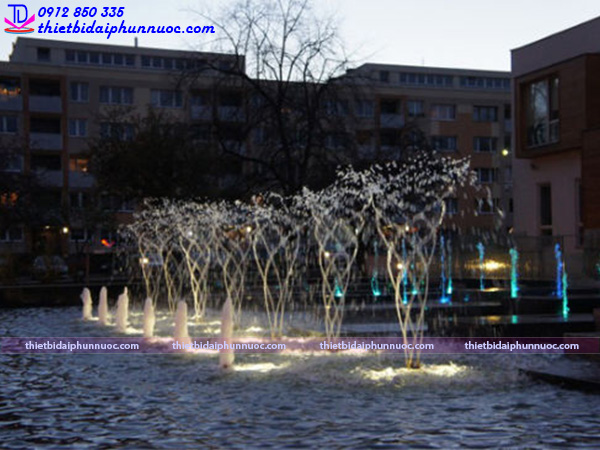 Vòi phun nước quay tròn 2