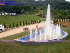 Đài phun nước hình bán nguyệt 2