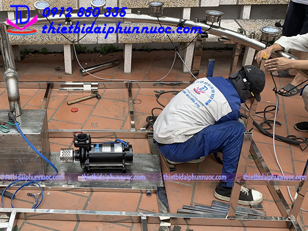 Lắp đặt thiết bị đài phun nước lắp cho đình làng